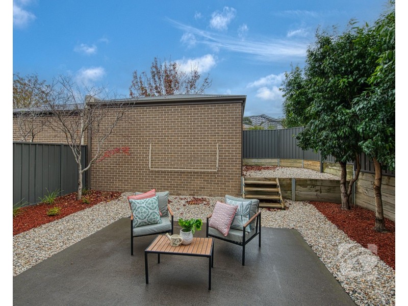 21 Atlantic Drive, Pakenham VIC 3810