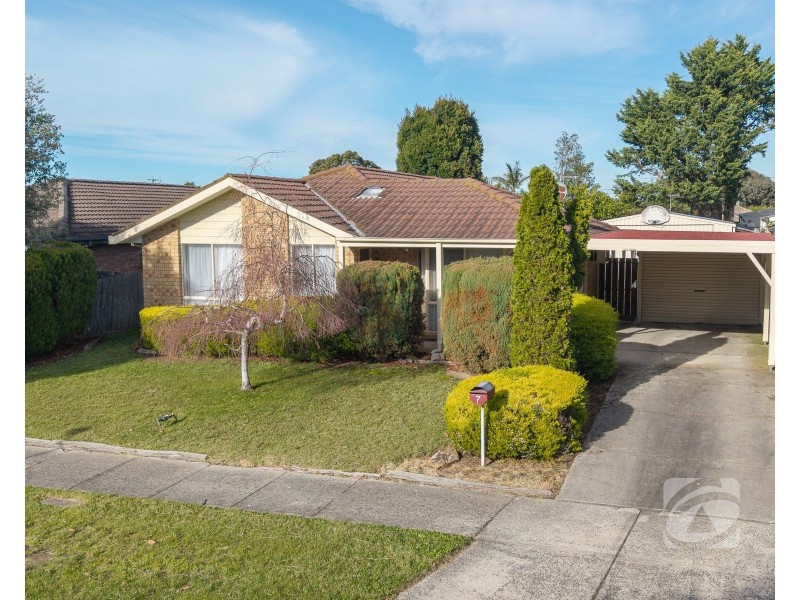 7 Martingale Place, Pakenham VIC 3810