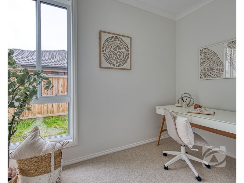 8 Cole Avenue, Lang Lang VIC 3984