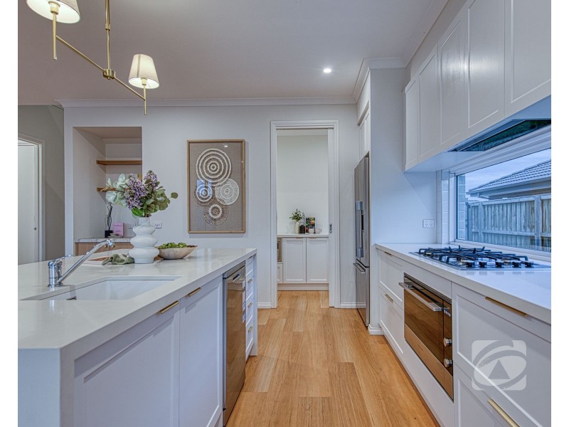 8 Cole Avenue, Lang Lang VIC 3984