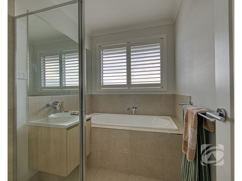 8 Cole Avenue, Lang Lang VIC 3984