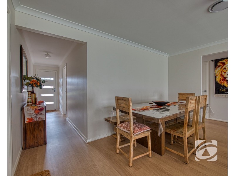 28 Illawarra Boulevard, Drouin VIC 3818