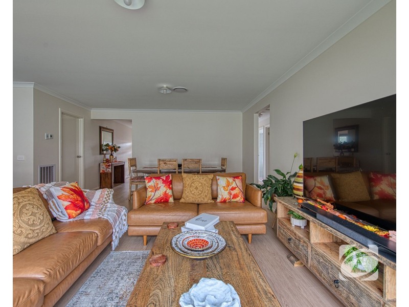 28 Illawarra Boulevard, Drouin VIC 3818