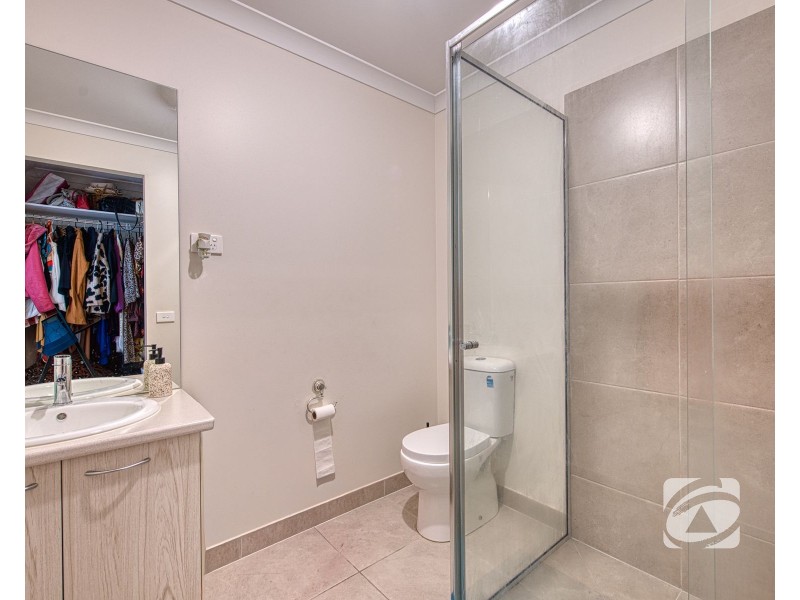 28 Illawarra Boulevard, Drouin VIC 3818