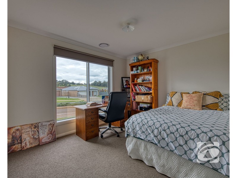 28 Illawarra Boulevard, Drouin VIC 3818