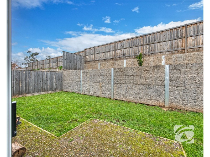 28 Illawarra Boulevard, Drouin VIC 3818