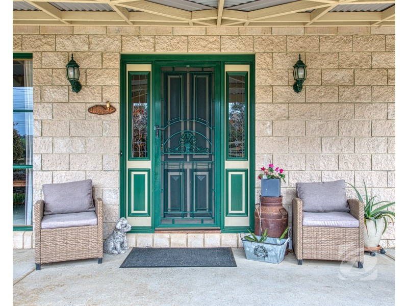 635 Brown Road, Officer VIC 3809