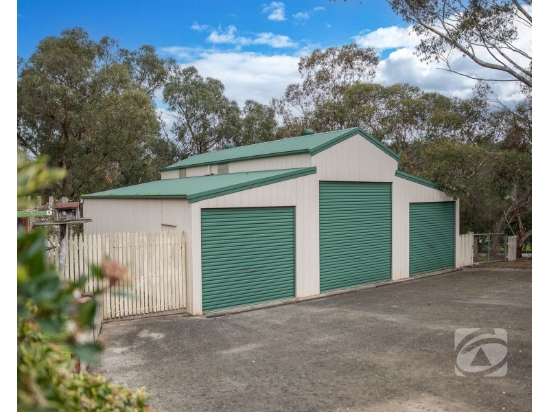 635 Brown Road, Officer VIC 3809