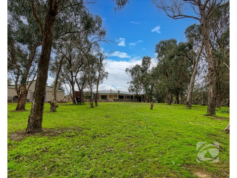 635 Brown Road, Officer VIC 3809