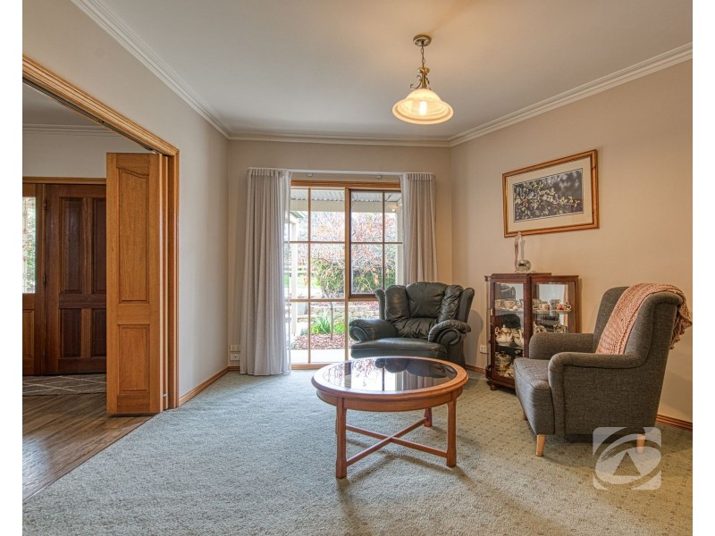 635 Brown Road, Officer VIC 3809