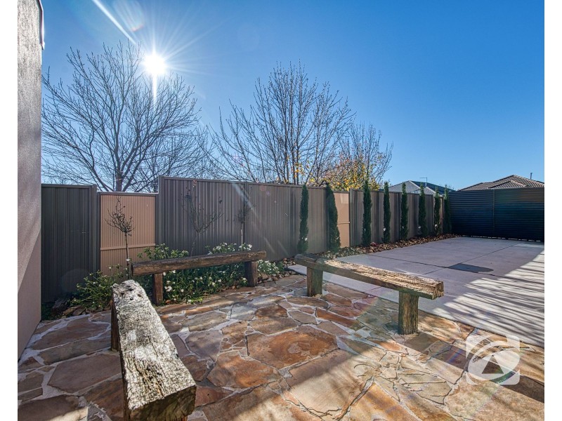 11 Westwood Grove, Pakenham VIC 3810