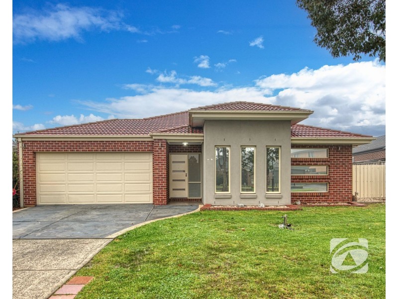 28 Lisa Avenue, Pakenham VIC 3810