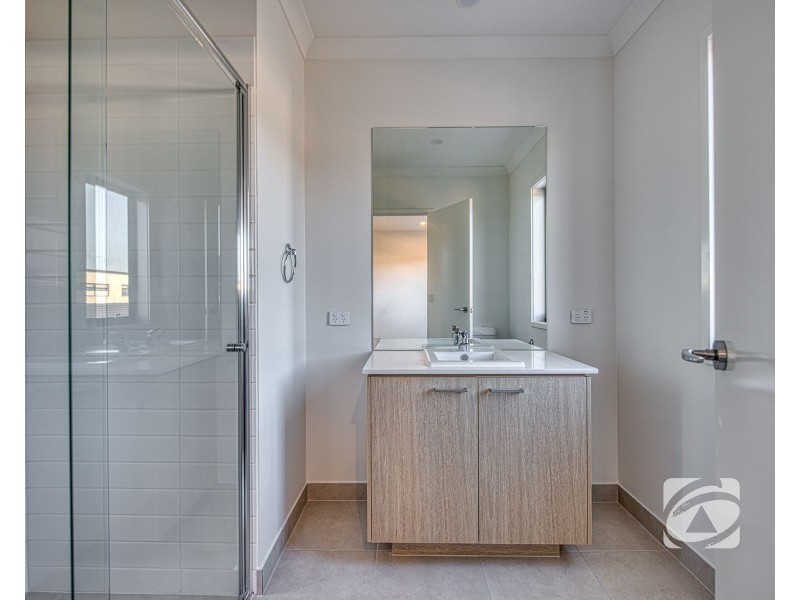 46 Silverwell Drive, Narre Warren South VIC 3805