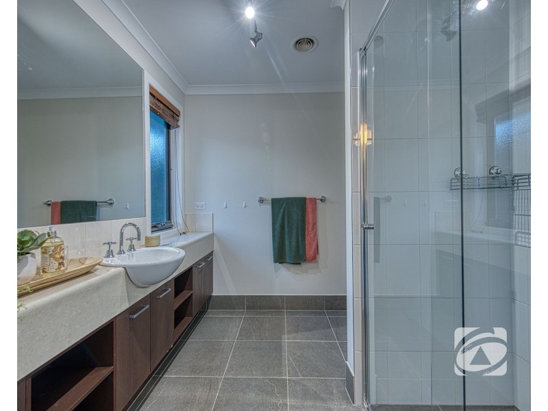 5 Florio Close, Berwick VIC 3806