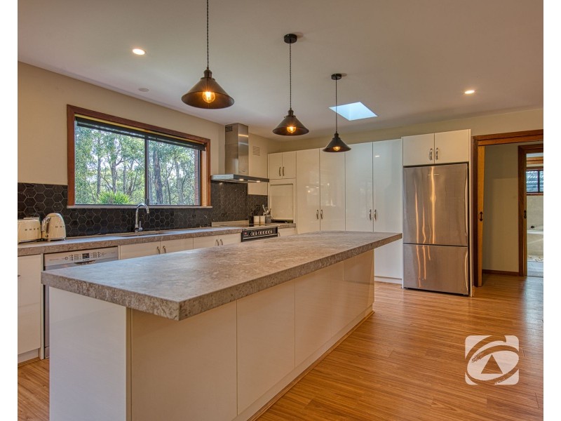 512 Bourkes Creek Road, Pakenham Upper VIC 3810