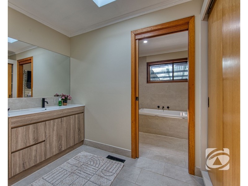 512 Bourkes Creek Road, Pakenham Upper VIC 3810