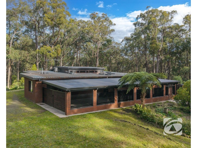 512 Bourkes Creek Road, Pakenham Upper VIC 3810
