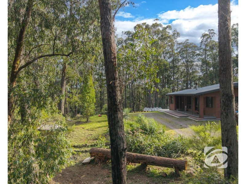 512 Bourkes Creek Road, Pakenham Upper VIC 3810