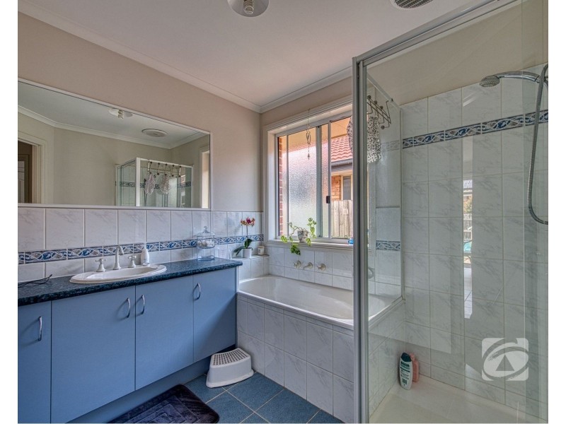 118 McGregor Road, Pakenham VIC 3810