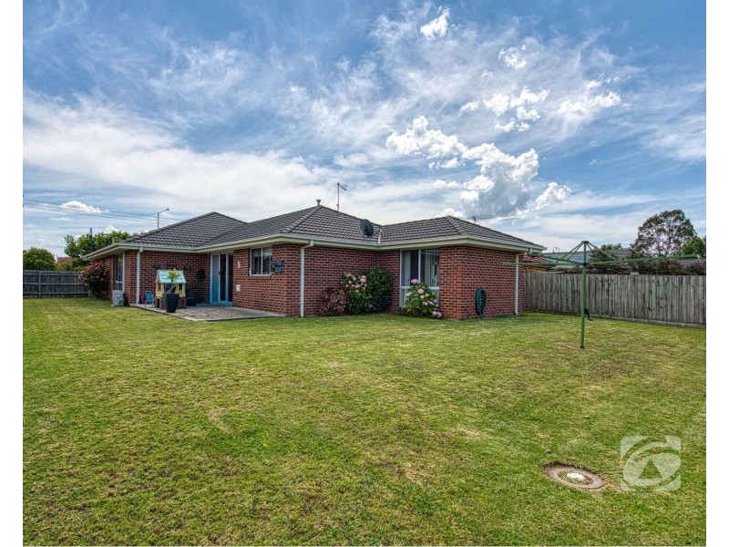 118 McGregor Road, Pakenham VIC 3810