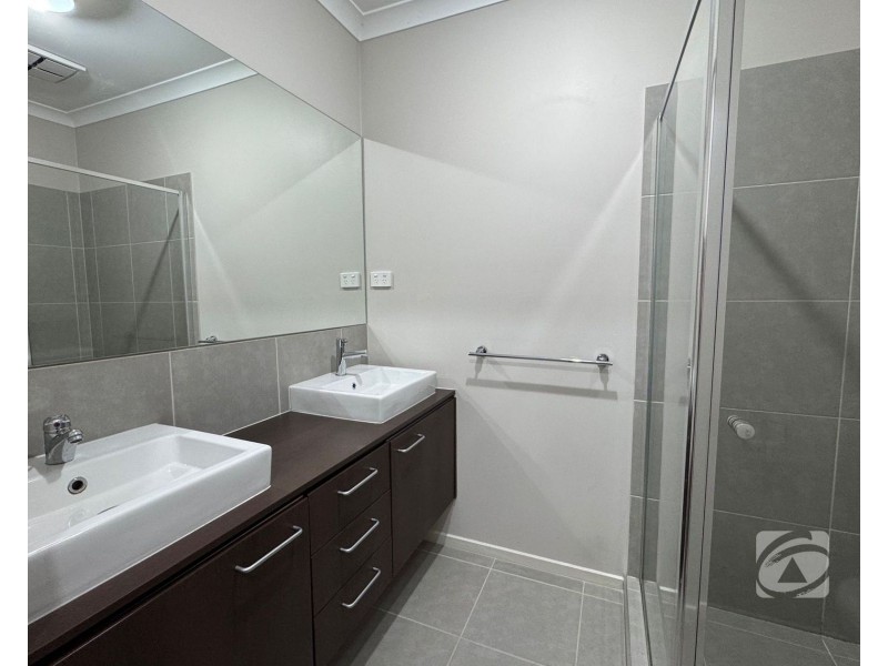 4 Pimpernel Place, Cranbourne North VIC 3977