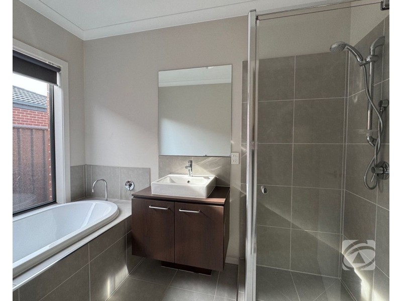 4 Pimpernel Place, Cranbourne North VIC 3977