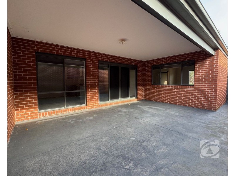4 Pimpernel Place, Cranbourne North VIC 3977