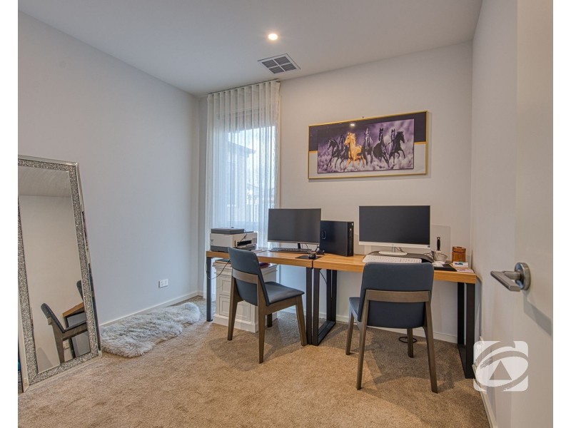 3 Edward Close, Pakenham VIC 3810