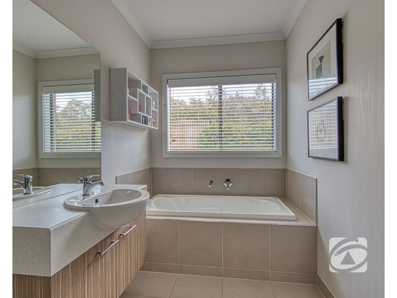 6 Wonder Street, Officer VIC 3809