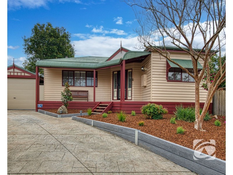 4 Kevin Close, Beaconsfield VIC 3807