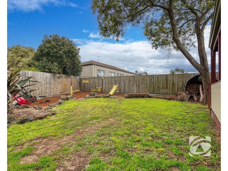 4 Kevin Close, Beaconsfield VIC 3807