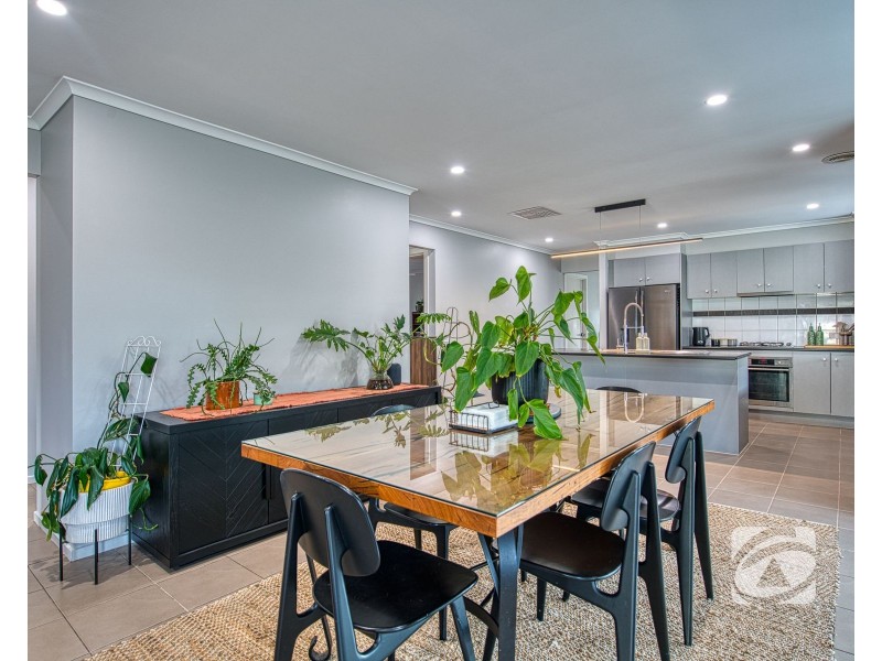 13 Bluehills Boulevard, Pakenham VIC 3810