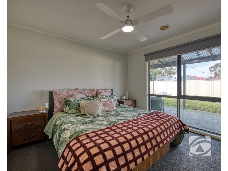 13 Bluehills Boulevard, Pakenham VIC 3810