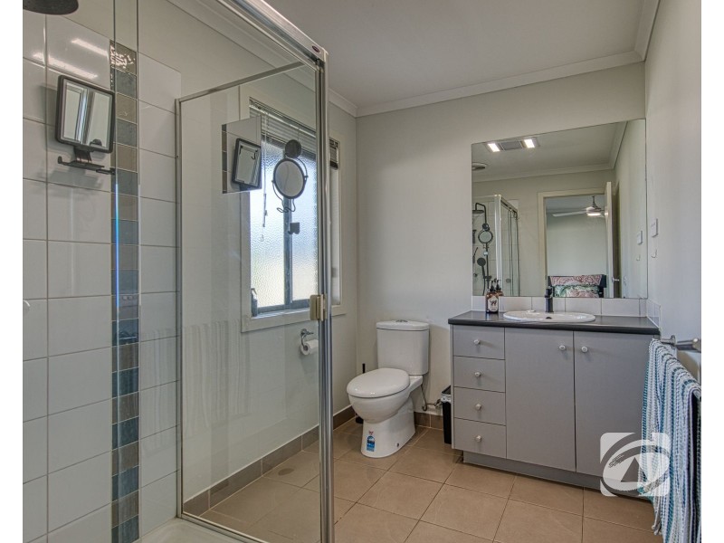 13 Bluehills Boulevard, Pakenham VIC 3810