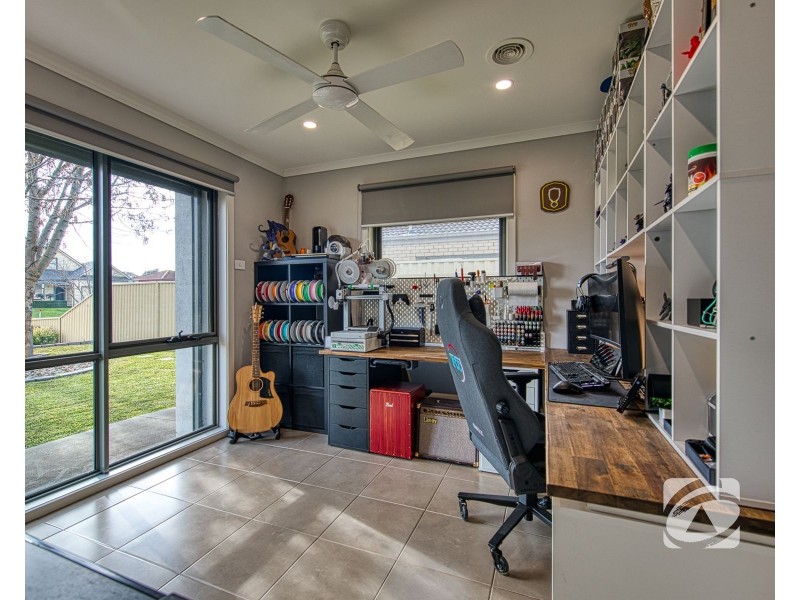 13 Bluehills Boulevard, Pakenham VIC 3810