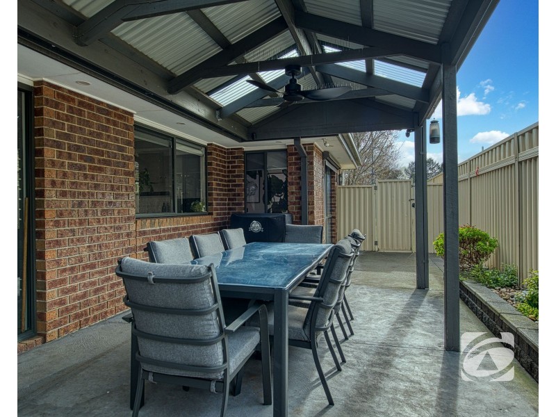 13 Bluehills Boulevard, Pakenham VIC 3810