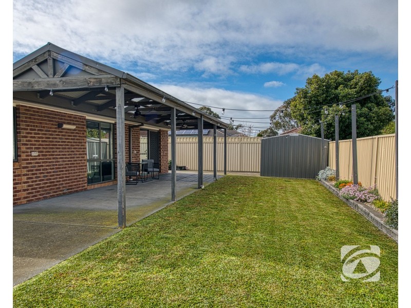 13 Bluehills Boulevard, Pakenham VIC 3810