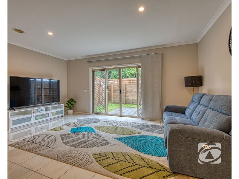 2/16-20 Honeysuckle Close, Pakenham VIC 3810