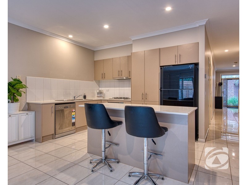 2/16-20 Honeysuckle Close, Pakenham VIC 3810