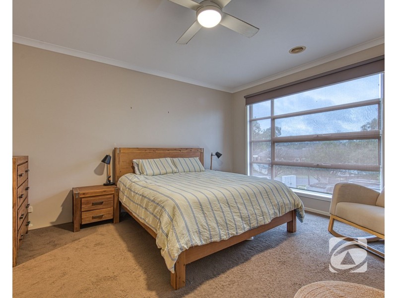 2/16-20 Honeysuckle Close, Pakenham VIC 3810
