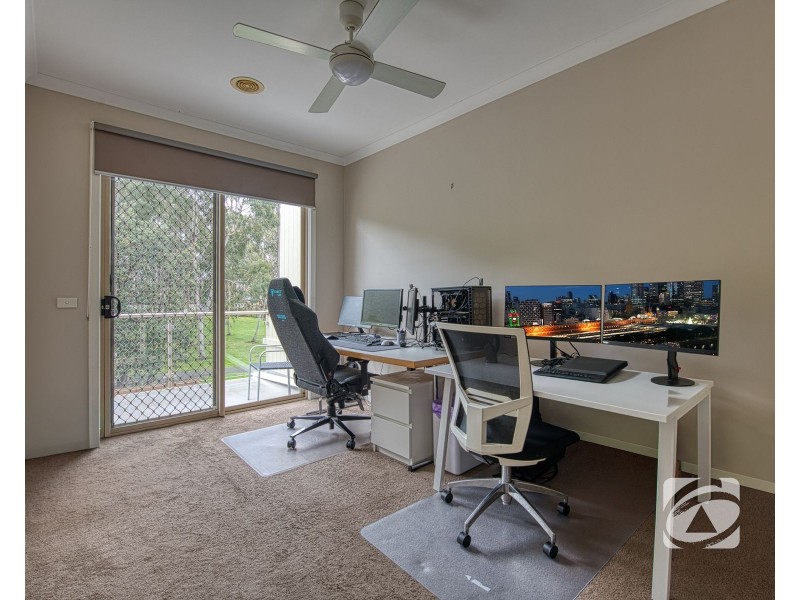 2/16-20 Honeysuckle Close, Pakenham VIC 3810