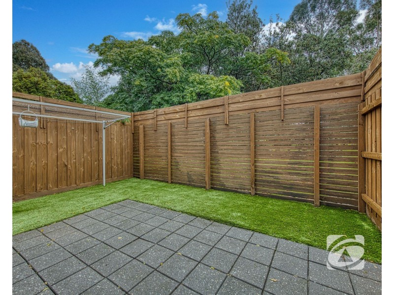 2/16-20 Honeysuckle Close, Pakenham VIC 3810