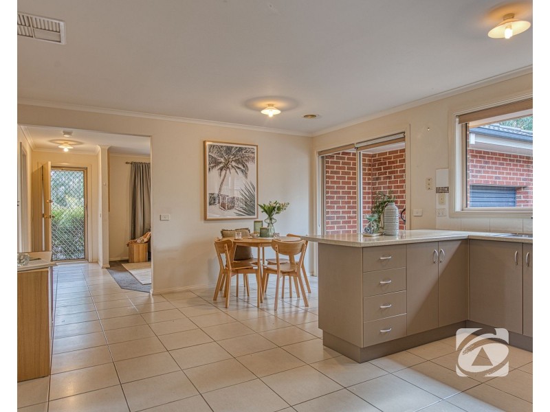 32 Chestnut Chase, Pakenham VIC 3810