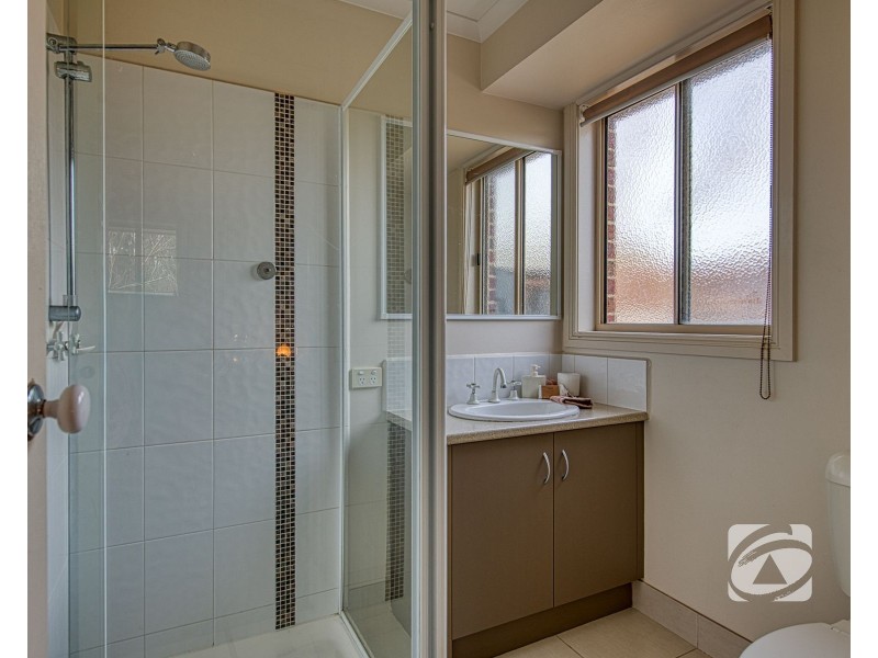 32 Chestnut Chase, Pakenham VIC 3810
