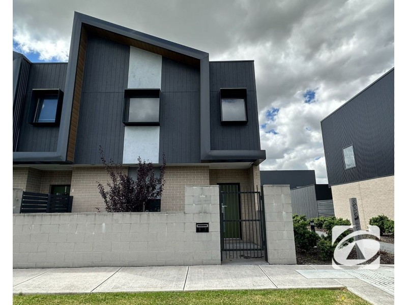 16 Slattery Place, Pakenham VIC 3810