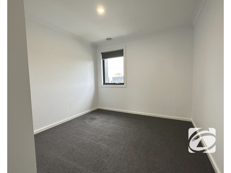 16 Slattery Place, Pakenham VIC 3810