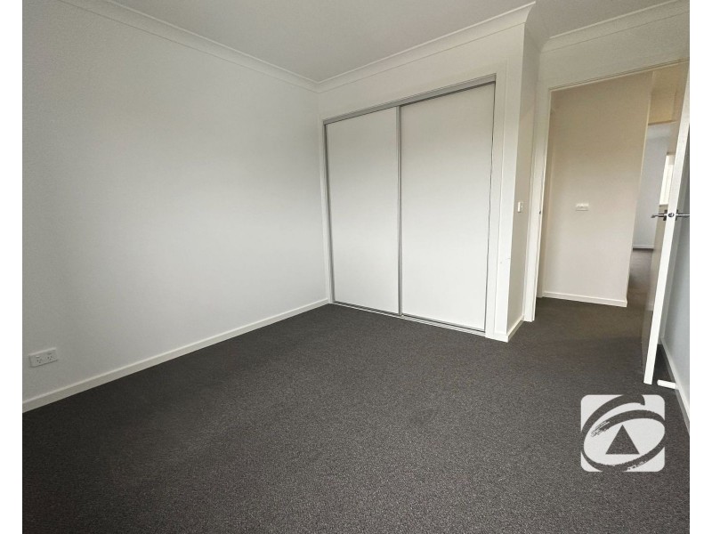 16 Slattery Place, Pakenham VIC 3810