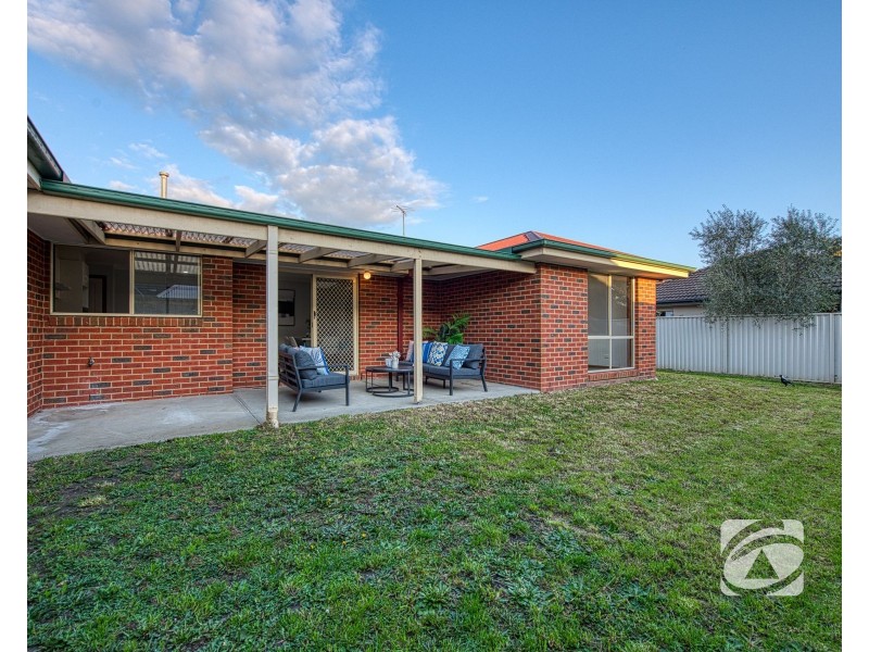 7 Creekbank Views, Pakenham VIC 3810