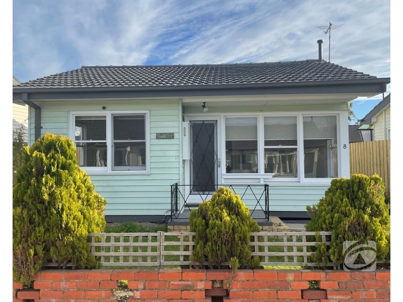 8 Dame Pattie Avenue, Pakenham VIC 3810