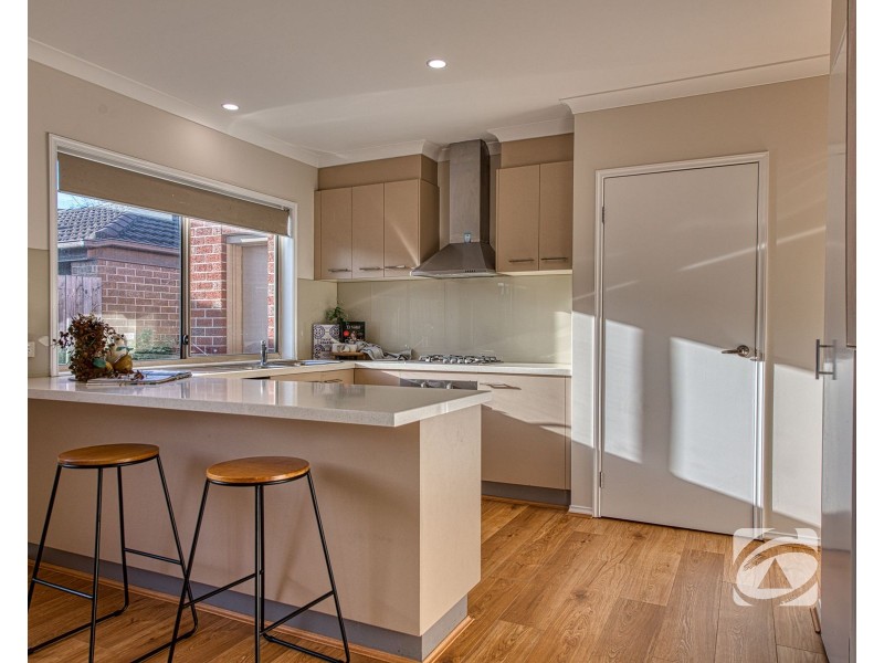 13 Chong Court, Berwick VIC 3806